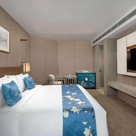 Kunming Huiyue Wyndham Hotel Екстериор снимка