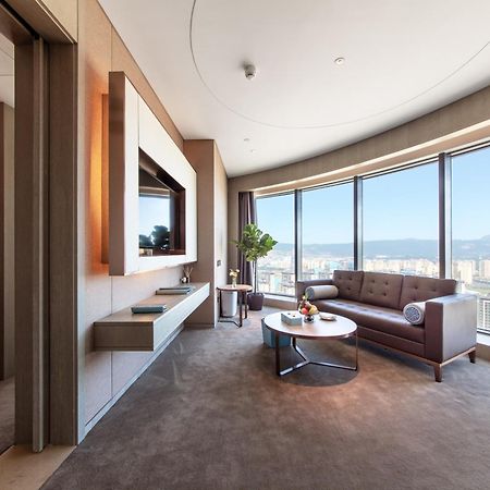Kunming Huiyue Wyndham Hotel Екстериор снимка