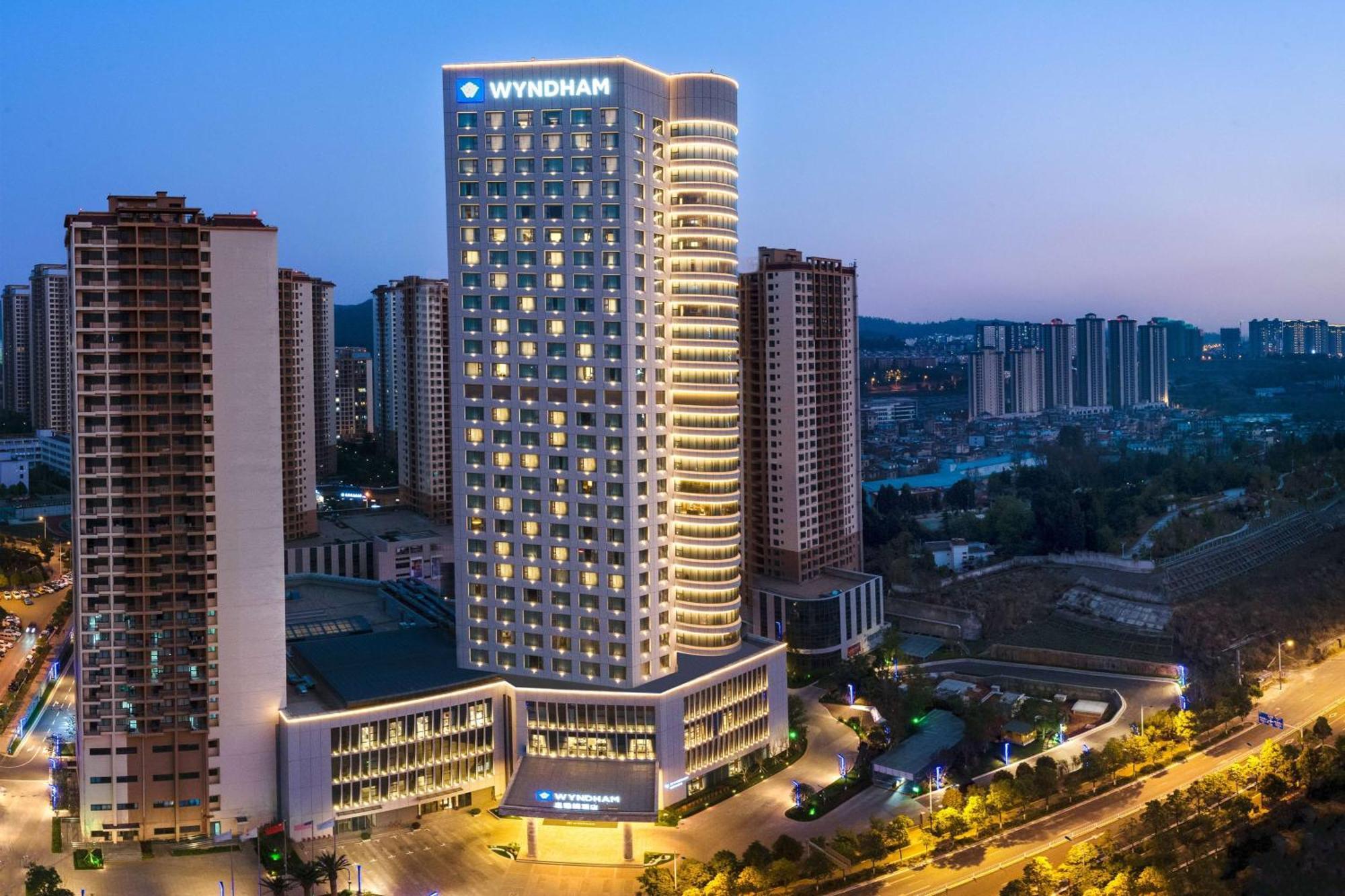 Kunming Huiyue Wyndham Hotel Екстериор снимка